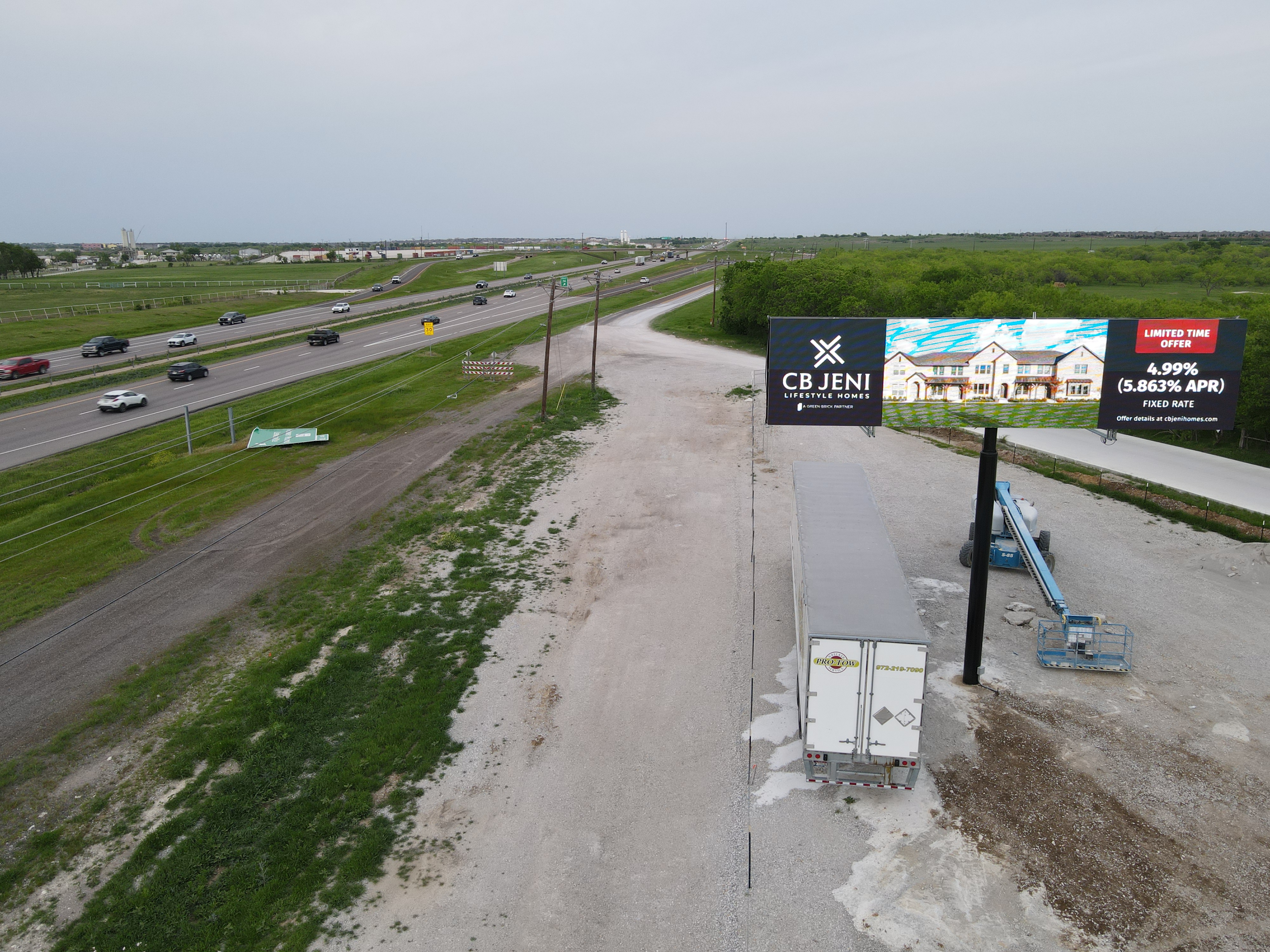 US 75 Central Expressway Billboard by Lamar Outdoor with Cracker Barrel using an Extension
